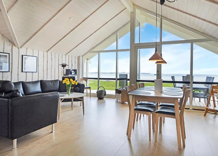 بيت للعطل Three-bedroom In *